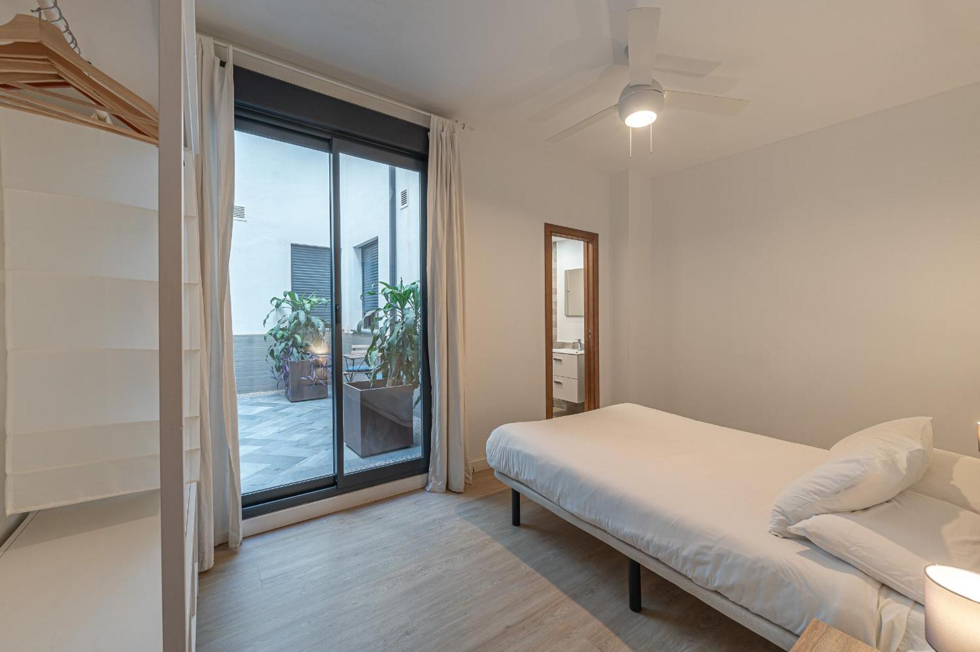 Dona Elvira Parras Apartment Malaga Exterior photo